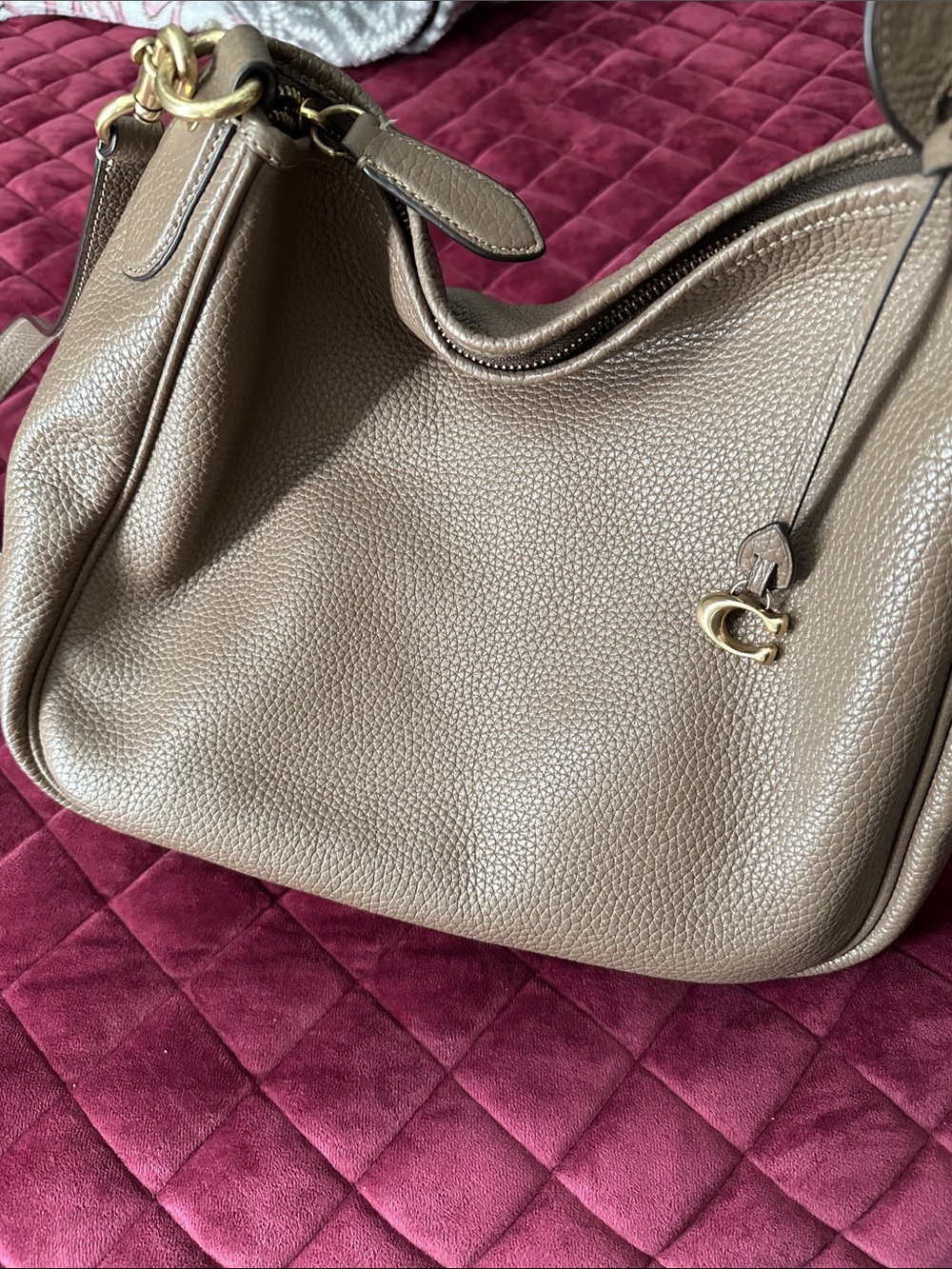 Coach Cary Shoulder bag Taupe Brown with Gold Hardware